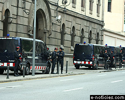 Mossos a las puertas de la Modelo