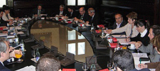 Mesa del Parlamento autonómico de Cataluña