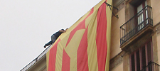 ‘Estelada’ en la plaza de San Jaime de Barcelona.