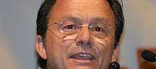 Carmelo González