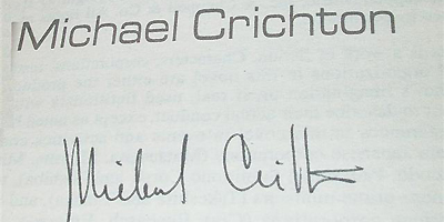 La firma de Michael Crichton