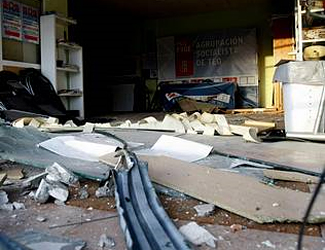 Aspecto del interior del local del PSOE (foto: Xoán A. Soler/'La Voz de Galicia').