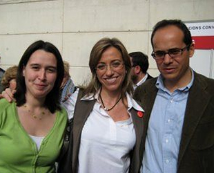 Vallès, junto a Carme Chacón y una simpatizante del PSC, en un acto político de la campaña de electoral de 2008 (foto: Facebook)