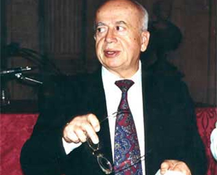 El escritor chileno ganador del Premio Cervantes en 2003 (foto: Cervantes Virtual).