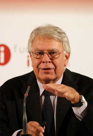 El ex presidente del Gobierno, durante una conferencia en 2010, en Madrid (foto: PSOE).