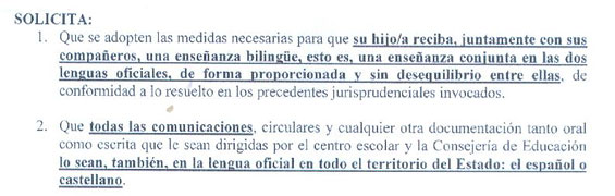 Extracto de la petición concreta que realizan los padres a la Consejería de Enseñanza, y esta desestima, obligando a los padres a acudir a los tribunales para que se ejerza un derecho ya reconocido.