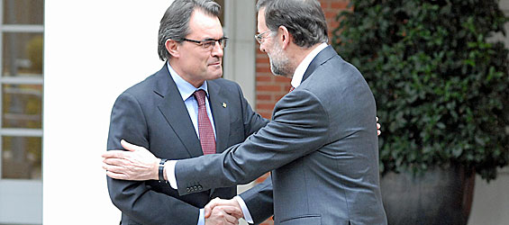 Mas y Rajoy, durante un encuentro entre ambos celebrado en febrero de 2012 (foto: la Moncloa).