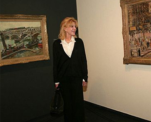 Carmen Thyssen-Bornemisza, en una exposición de cuadros de su propiedad.