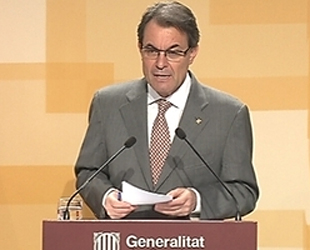 Artur Mas, durante la rueda de prensa ante los medios de comunicación en el Palacio de la Generalidad (foto: vídeo).