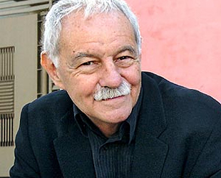 Eduardo Mendoza, escritor (foto: escritores.org).