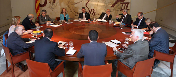 El Gobierno autonómico reunido antes de la sesión semanal el 6 de agosto de 2013 (foto: Generalidad).