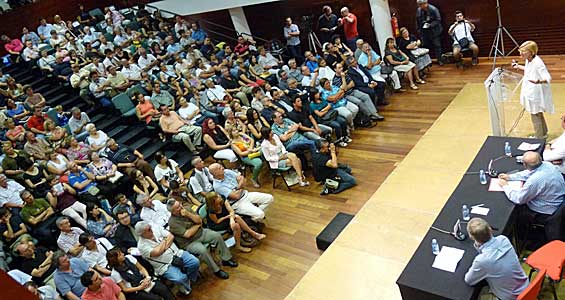 La líder de UPyD, Rosa Díez, durante su intervención (foto: LVdB).